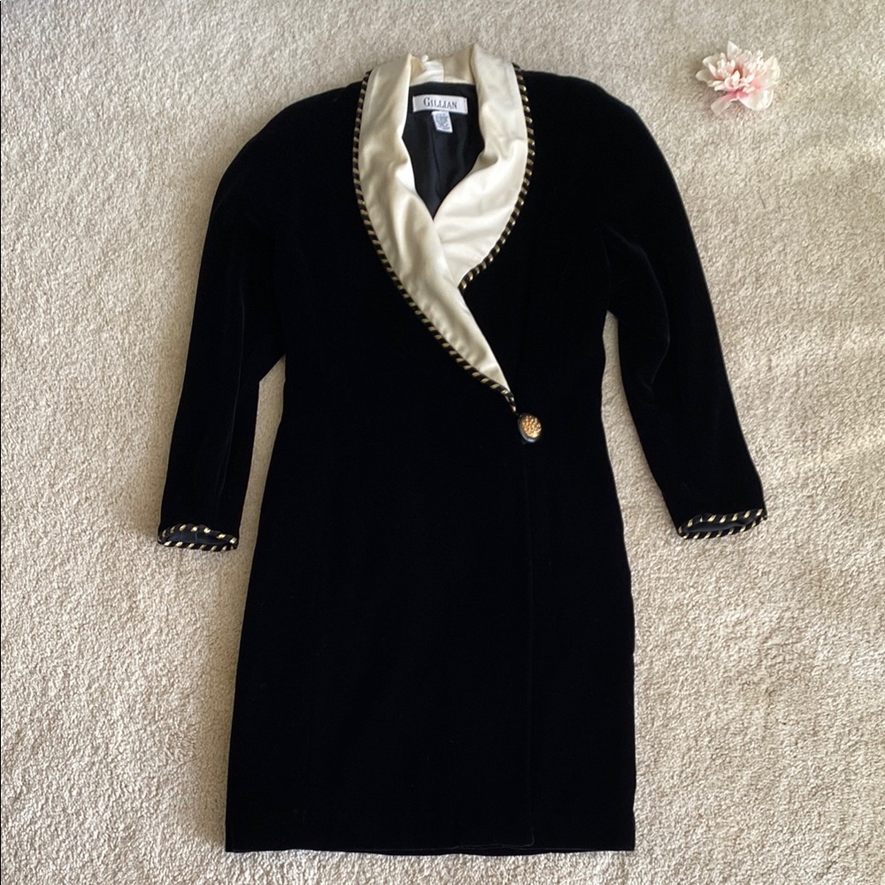 Elegant Black and White Long Sleeve Dress